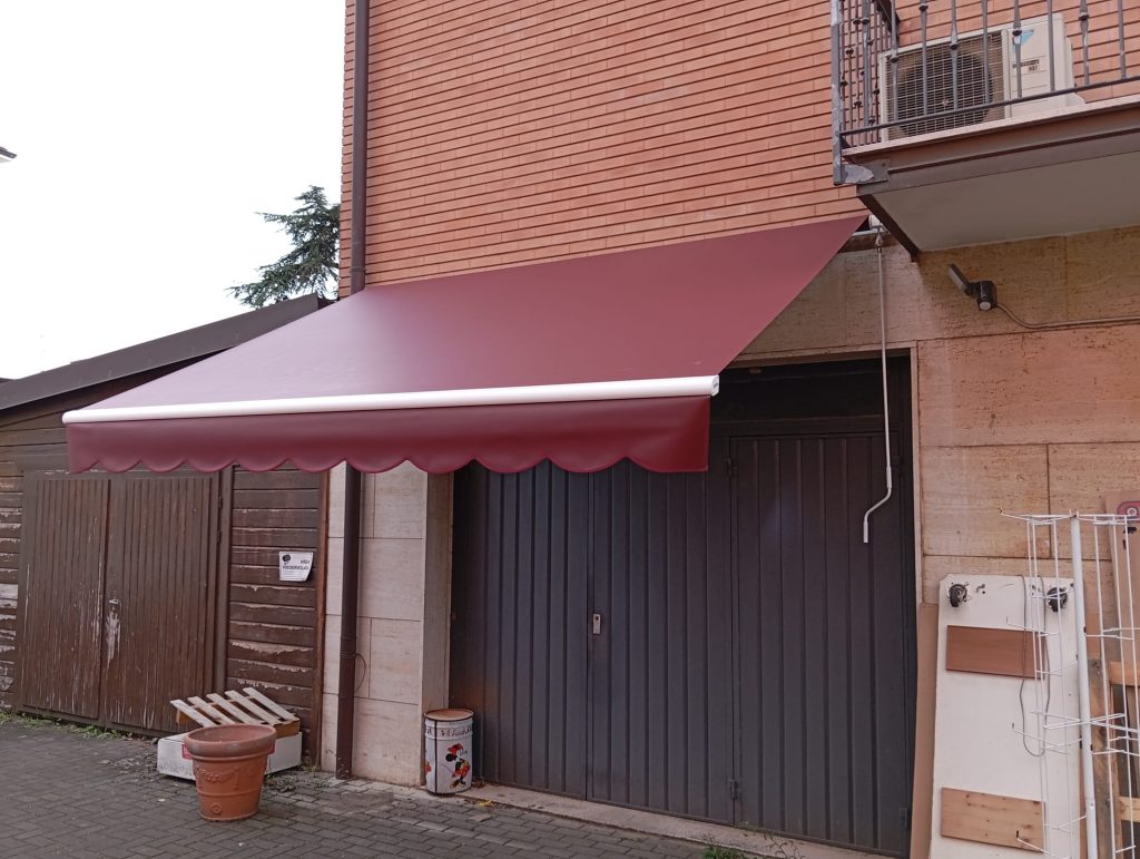 Tenda da sole in PVC a bracci